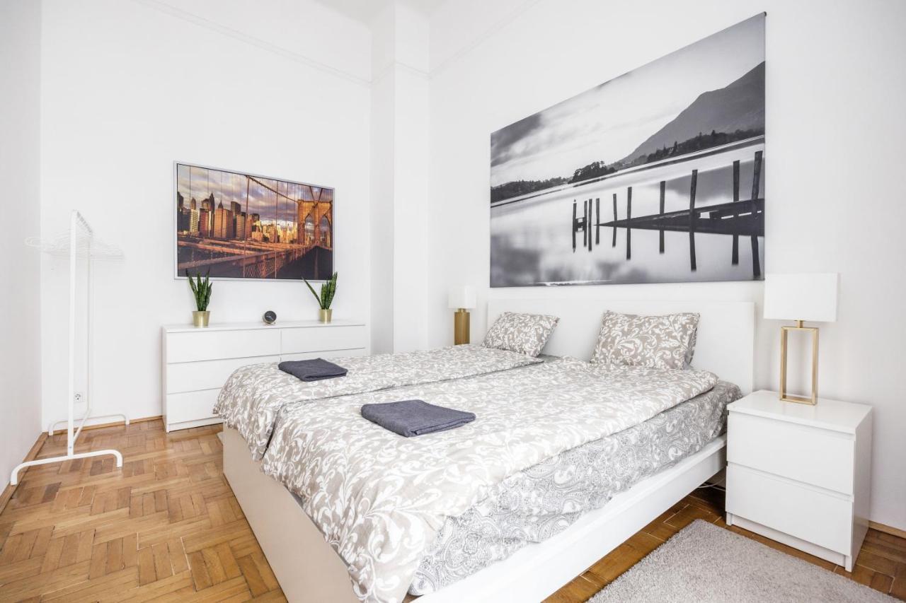 Elegant Apartment In Super Central Location Budapest Ngoại thất bức ảnh